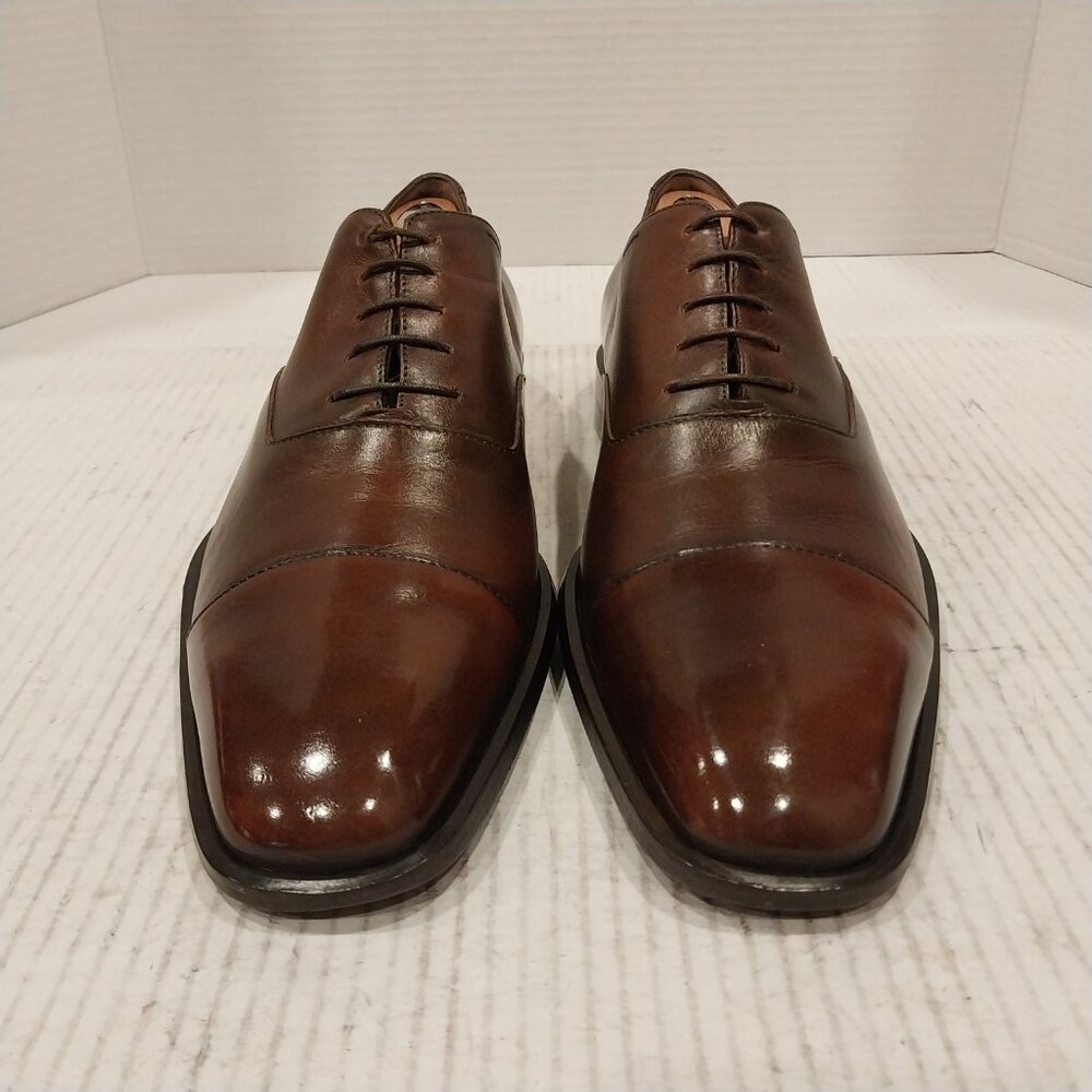 SALVATORE FERRAGAMO men's size 10 D brown Oxford.